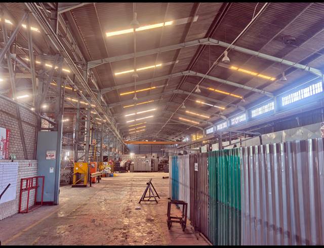 9,058M² BUILDING FOR SALE IN TUNNEY